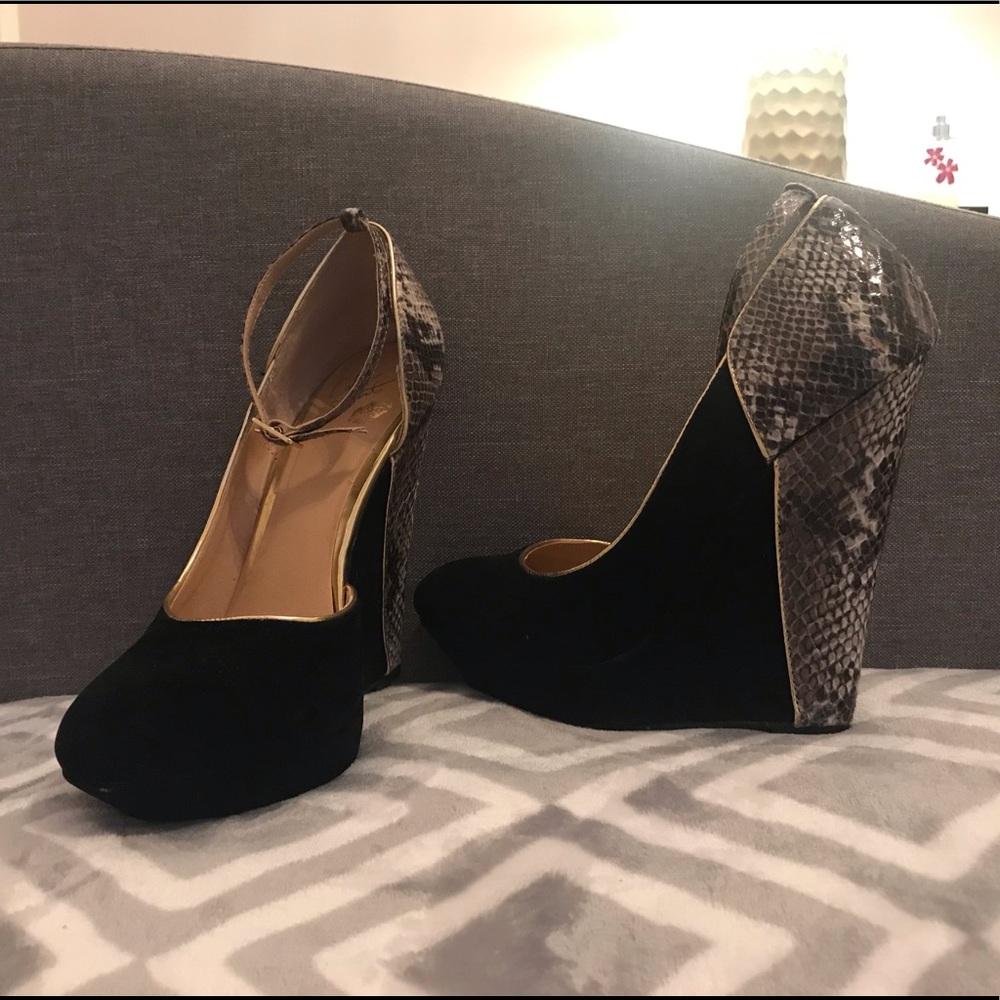 Colin Stuart wedges..only worn twice!!